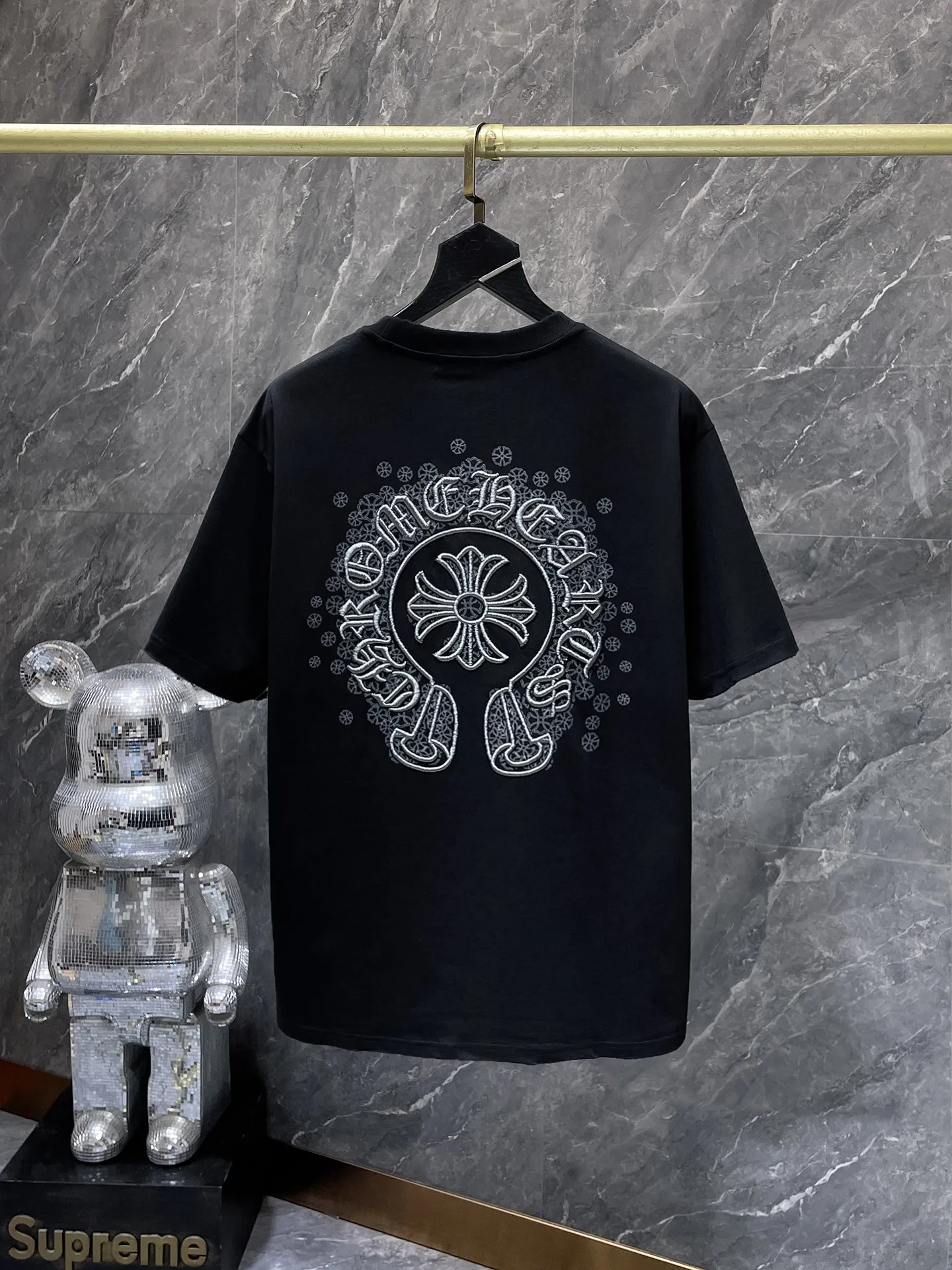 P180 New for summer Chrome Hearts 25ss frayed version, high weight, environmentally friendly, high-quality top-grade fabric, 280g Cromat hoof Sanskrit cross embroidery, hand-painted short sleeves, vacuum embroidery method! Heavy embroidery! ! ! Tens of thousands of needles! ! Counter synchronization 1:1 replica version Recommended colors: black white gray code size: S, M, L, XL